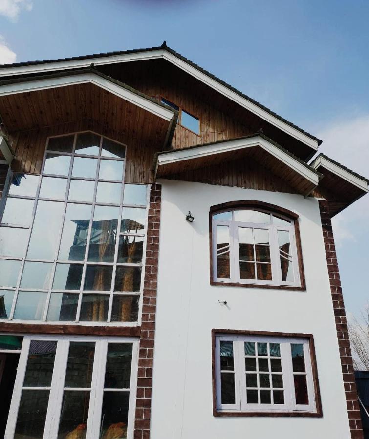 The Gulmarg Gateway Resort Srīnagar Exterior foto