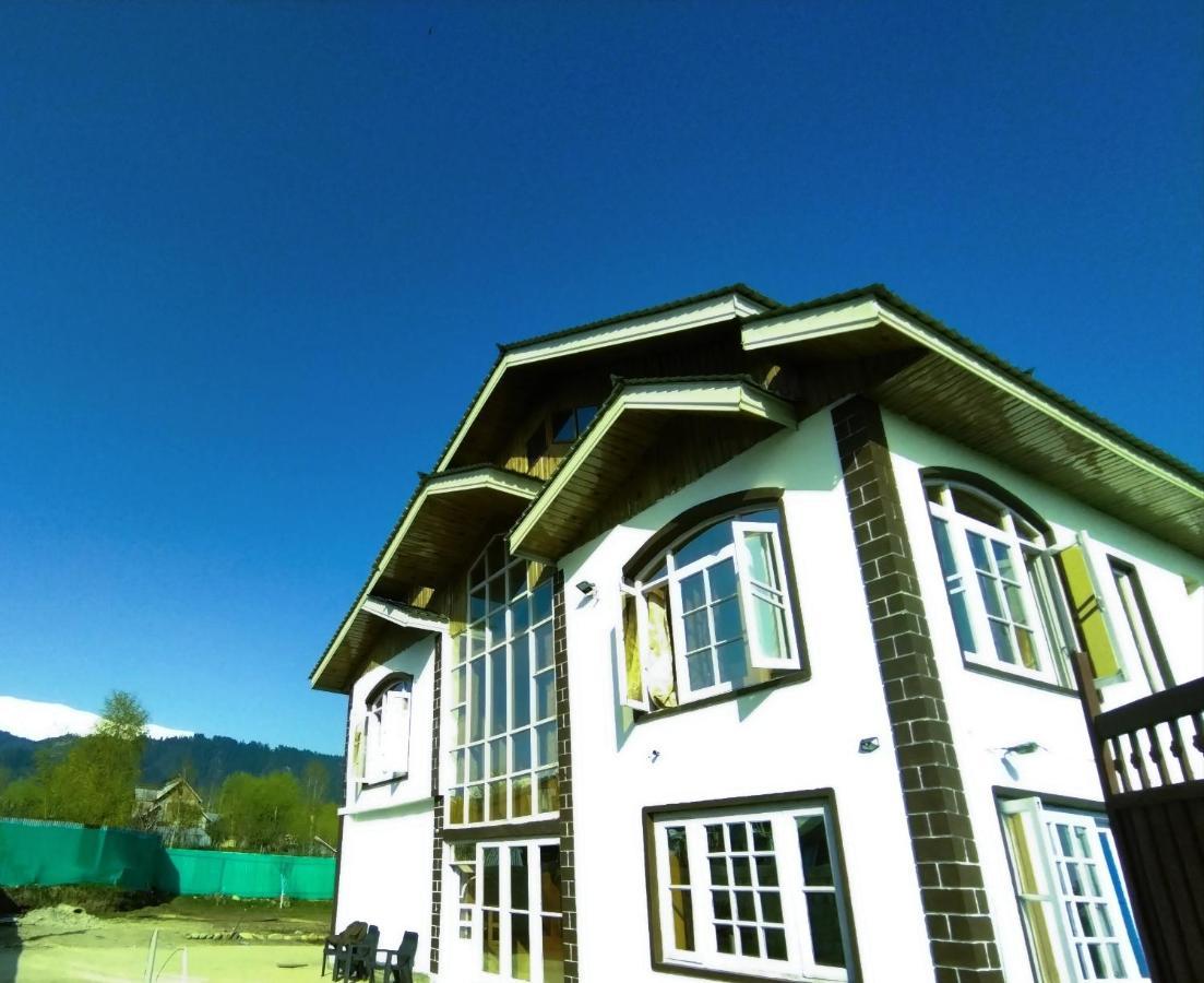The Gulmarg Gateway Resort Srīnagar Exterior foto